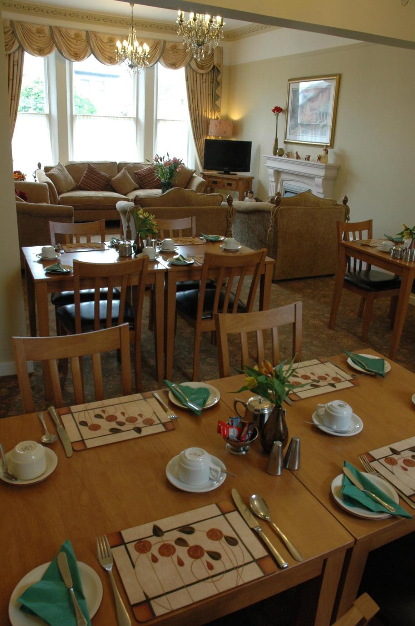 The Bebington B&B 외부 사진